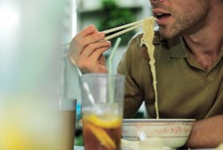 Makan Mi Instan Lebih dari 2 Kali Sepekan Tingkatkan Risiko Sakit Jantung