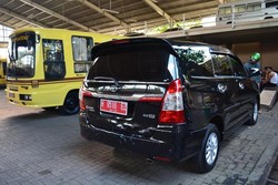 Bodi Penyok dan Tergores, Ini Kondisi Mobil Dinas Ganjar yang Ditabrak VW