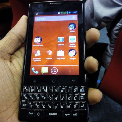 Mengetik Cepat dengan Andromax Rp 900 Ribuan