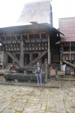 Inilah Desa Adat Nias yang Tersohor