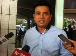 Dijenguk Poempida, Marzuki Membaik dan Masih Dirawat di Ruang ICU