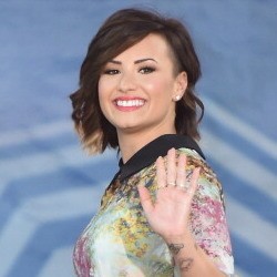Tingkatkan Kesadaran tentang Bipolar, Demi Lovato Unggah Video di Youtube