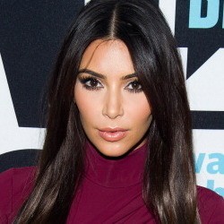 Liburan di Meksiko, Kim Kardashian Pamer Bokong