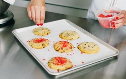 Estee Cookies, Cookies Wangi Semerbak Inspirasi dari Parfum Estee Lauder