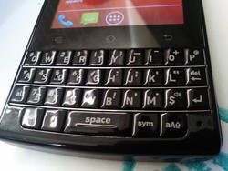 Smartfren Telat Rilis Android Qwerty?