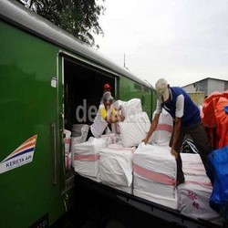 Bebas Pungli dan On Time, Jasa Kereta Barang Mulai Dilirik Pengusaha