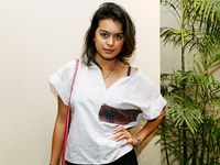 Gaya Eva Celia di Premiere Yasmine, Yay or Nay?