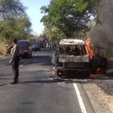 Mobil Travel Muat Kerajinan Bali Hangus Terbakar di Kawasan Hutan Baluran