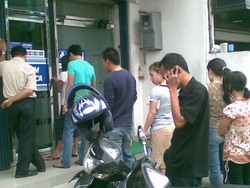 Konsolidasi Perbankan Sulit, Gajinya Beda-beda