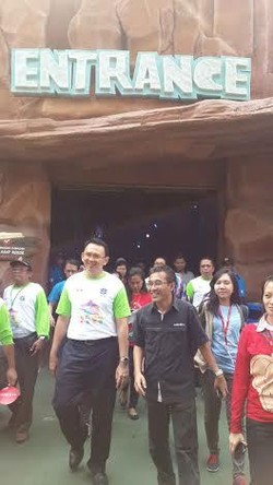 Jajal Wahana Ice Age di Dufan, Baju dan Rambut Ahok Basah