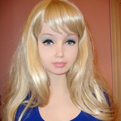 Mirip Barbie, Wanita Ukrania Ini Mengaku Tidak Operasi Plastik