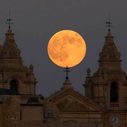 Fofografer Kawakan pun Gugup Saat Motret Supermoon