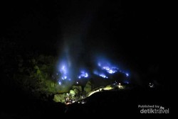 Aneh Bin Ajaib, Ada Api Berwarna Biru di Kawah Ijen