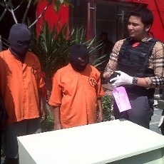 Todongkan Airgun, Mertua dan Menantu Diamankan