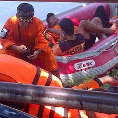 Terpeleset Saat BAB, Sopir Angkot Hilang Tenggelam di Kali Surabaya