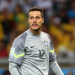 Tinggalkan QPR, Julio Cesar Lanjut di Benfica