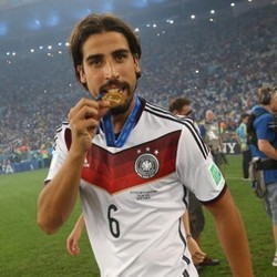 Bayern Menggoda Khedira