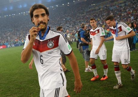 Bayern Menggoda Khedira