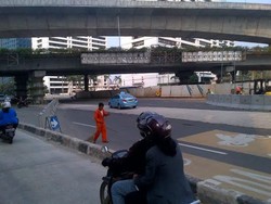 Orang Kantoran di Sudirman Sudah Pulang, Tukang Ojek pun Kesepian
