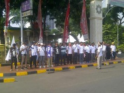 Nyanyi Maju Tak Gentar Pendukung Prabowo dari Jawa Tengah Siap Berdemo di MK