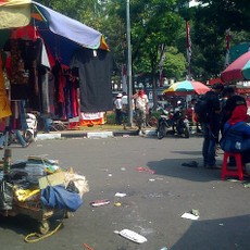 Ruas Jalan Ditutup, Medan Merdeka Selatan Dipenuhi PKL