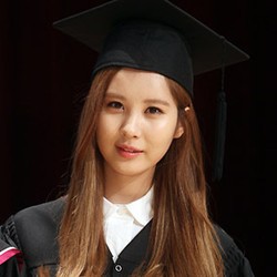 Selamat! Seohyun SNSD Kini Jadi Sarjana