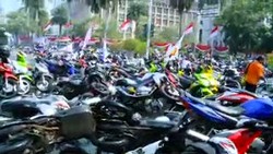 Motor Milik Massa Prabowo Bergelimpangan