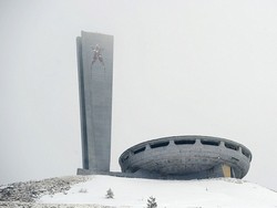 Piring Terbang? Bukan, Ini Monumen Terbengkalai di Eropa