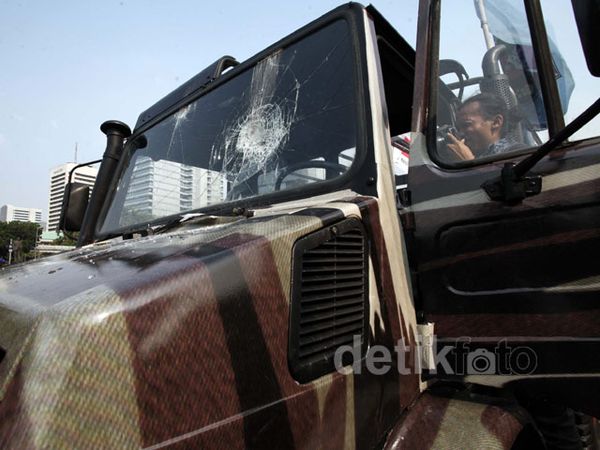 Mobil Pendukung Prabowo Rusak