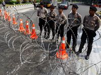 Kawat Berduri Pagari Gedung MK