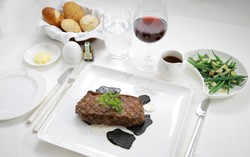 Cathay Pacific akan Sajikan Menu Buatan Chef Ternama Mandarin Oriental