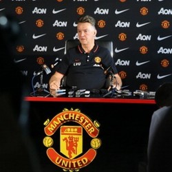 Van Gaal Tak Akan Bangun Tim Berdasar Pemain Bintang