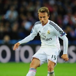 Modric Berharap Tuah Kontrak Baru dan Memori Laga Debut