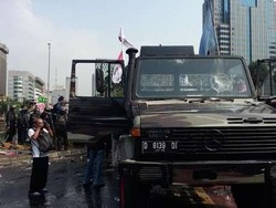 2 Brimob Terluka Diseruduk Unimog Milik Pendukung Prabowo