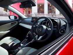 Intip Interior Keren Mazda2