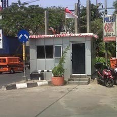 Ini Alasan Pos Polisi di Surabaya Berkaca Gelap