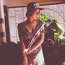 Gaya Kasual Feminin ala Bunga Citra Lestari