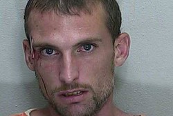 Ayah Tega Tinggalkan 3 Anaknya di Mobil Selama 4 Jam Demi Mabuk-mabukan