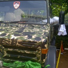 Hiii...! Ada Penampakan Pocong di Unimog Milik Massa Prabowo-Hatta