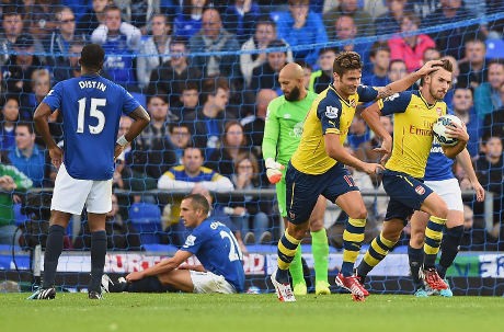 Sempat Tertinggal Dua Gol, Arsenal Paksa Everton Main Imbang 2-2