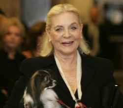Meninggal, Aktris Lauren Bacall Wariskan Rp 117 Juta Pada Anjingnya