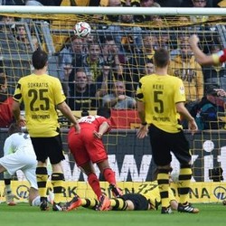 Dortmund Takluk di Signal Iduna Park