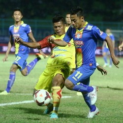 El Loco Dua Gol, Arema Tekuk Sriwijaya 3-1