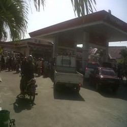 Antrean di SPBU Juga Terjadi di Yogyakarta, Pedagang Bensin Eceran Laris