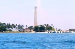 Cantiknya Belitung dari Atas Mercusuar 19 Lantai