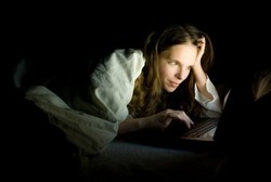 Studi: Tak Cuma Pria, Wanita Pun Bisa Ketagihan Nonton Video Porno