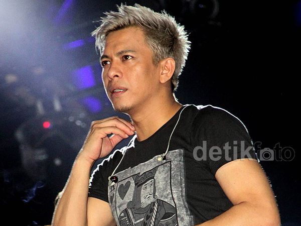 Rambut Silver Ariel NOAH