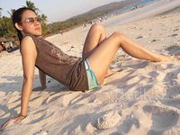 Pose Fairuz A Rafiq di Tepi Pantai