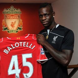 Mario Balotelli Resmi Berseragam Liverpool