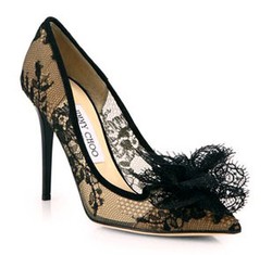 Editors Choice: Tampil Romantis dengan 5 Variasi Sepatu Heels Renda Hitam